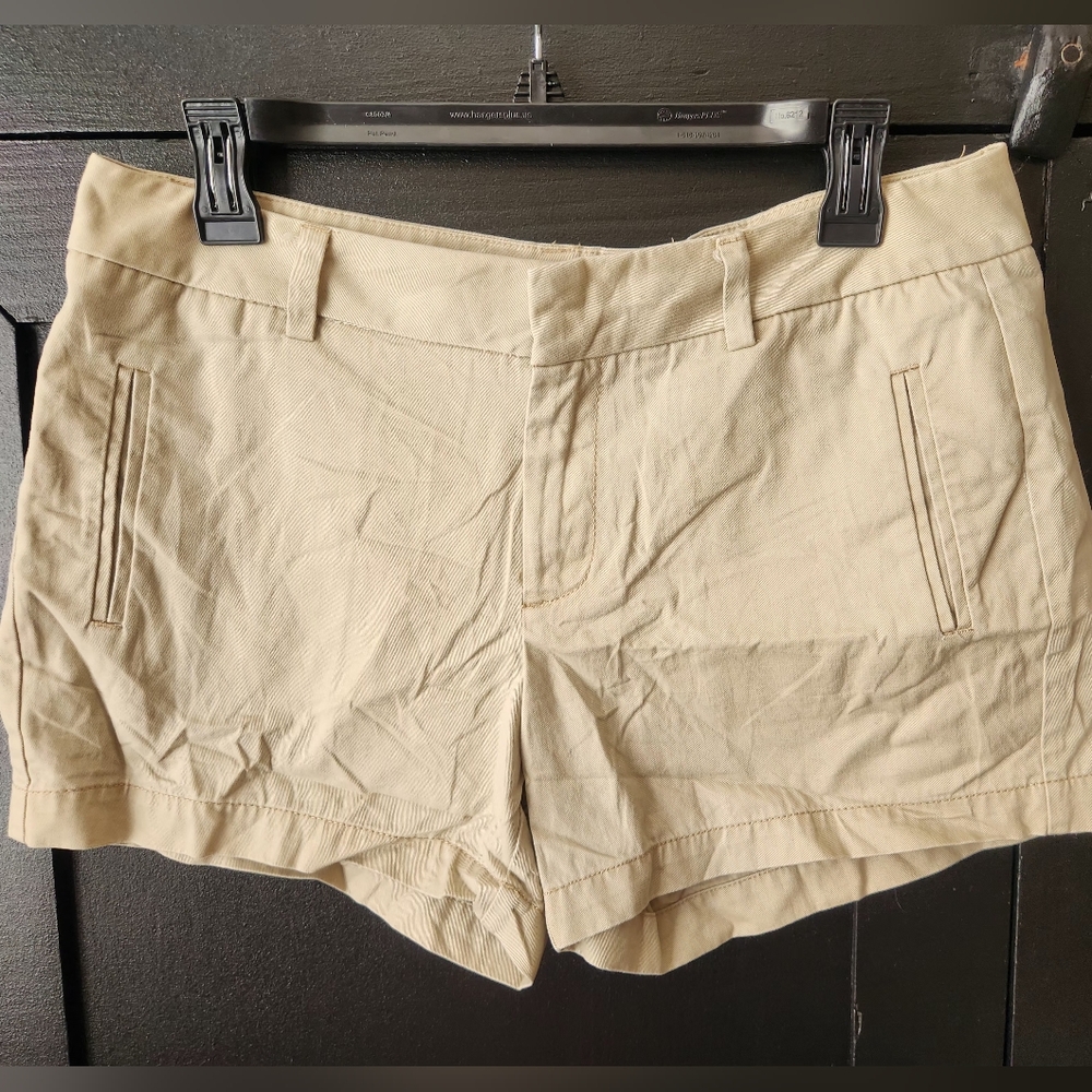 Women's Khaki Shorts~size 6